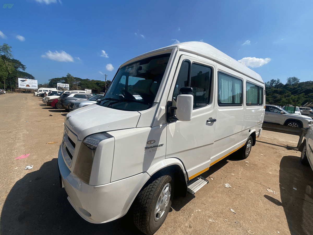 9 Seater Luxury Tempo Traveller